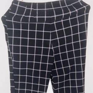 Zip up jean/leggings striped black and white